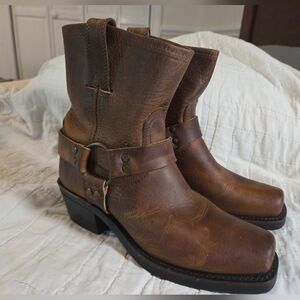 Frye Tan Leather Western Boots